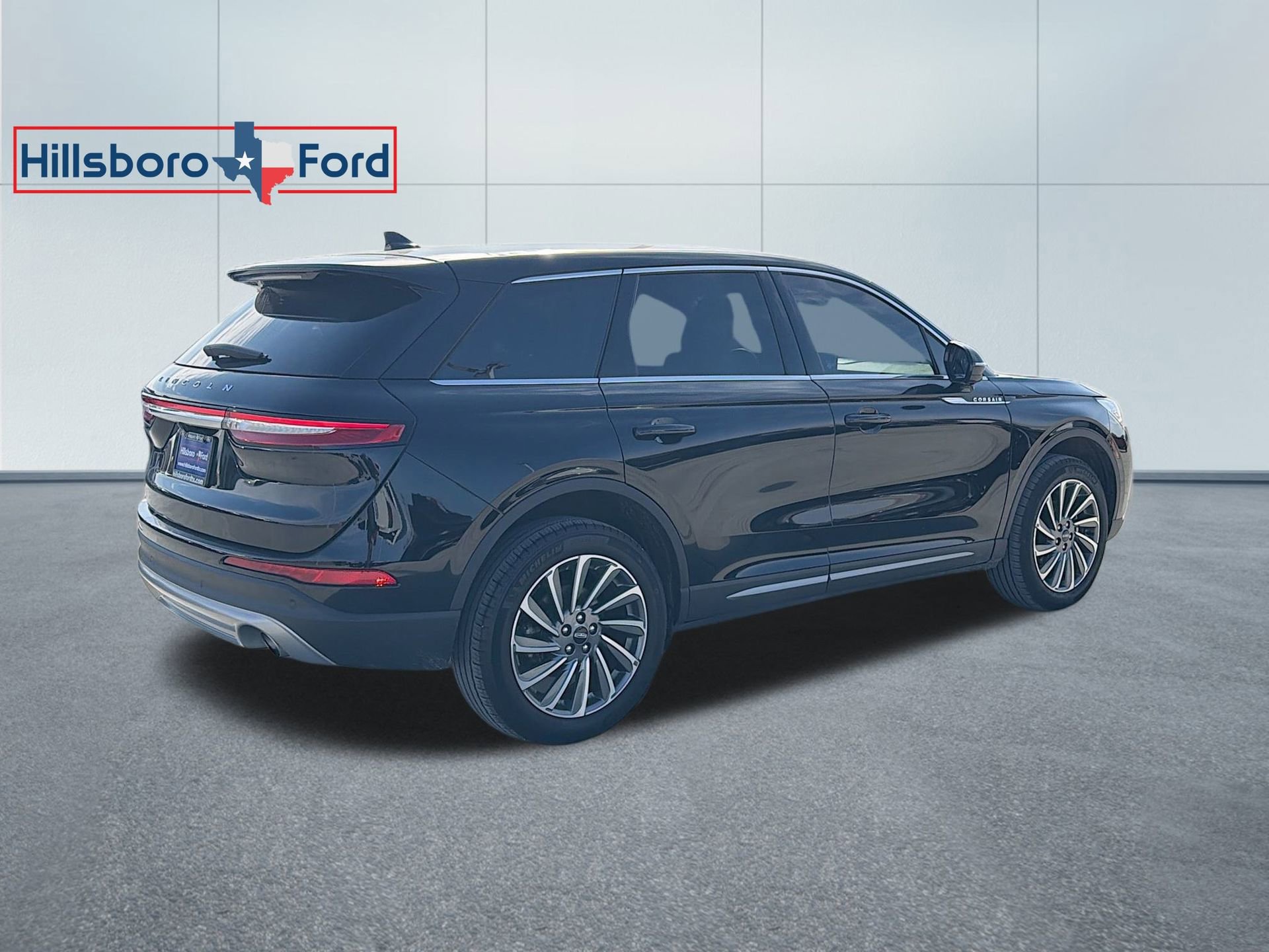 Used 2025 Lincoln Corsair Reserve image 7