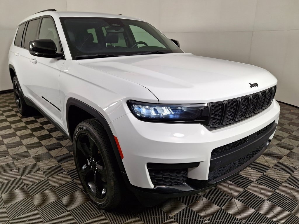 Used 2022 Jeep Grand Cherokee L Laredo image 7