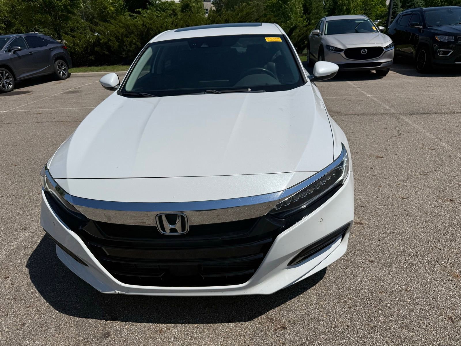 Used 2018 Honda Accord Touring image 2