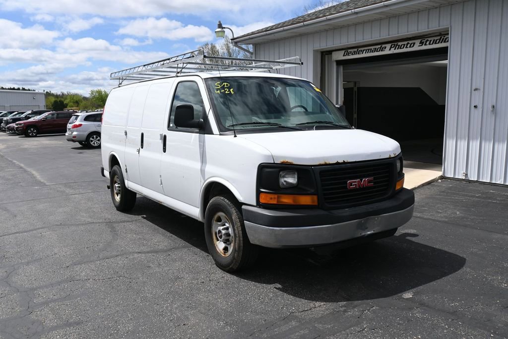 Used 2015 GMC Savana 3500 RWD image 2