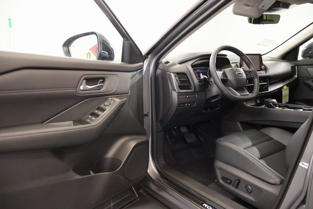 New 2026 Nissan Rogue SV image 8