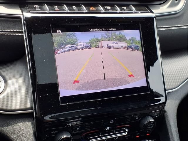 Used 2023 Jeep Grand Cherokee Altitude AWD/4WD image 26