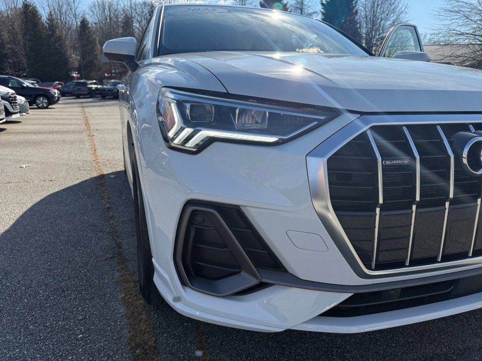 Certified 2025 Audi Q3 2.0T Premium Plus w/ Premium Plus Package image 24