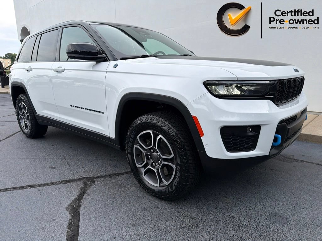 Certified 2022 Jeep Grand Cherokee Trailhawk w/ Advanced Protech Group II AWD/4WD image 3