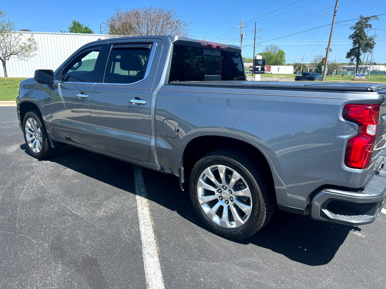 Used 2020 Chevrolet Silverado 1500 High Country w/ Technology Package image 6