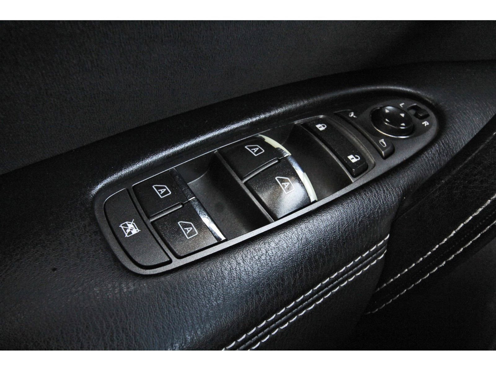 Used 2017 Nissan Armada SV image 24