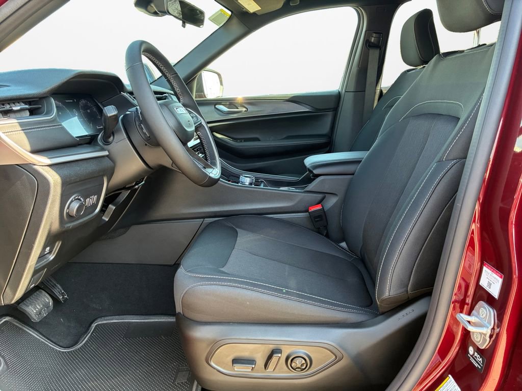 New 2026 Jeep Grand Cherokee Laredo RWD image 19
