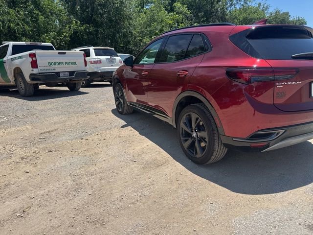 Used 2023 Buick Envision Essence w/ Technology Package I AWD/4WD image 2