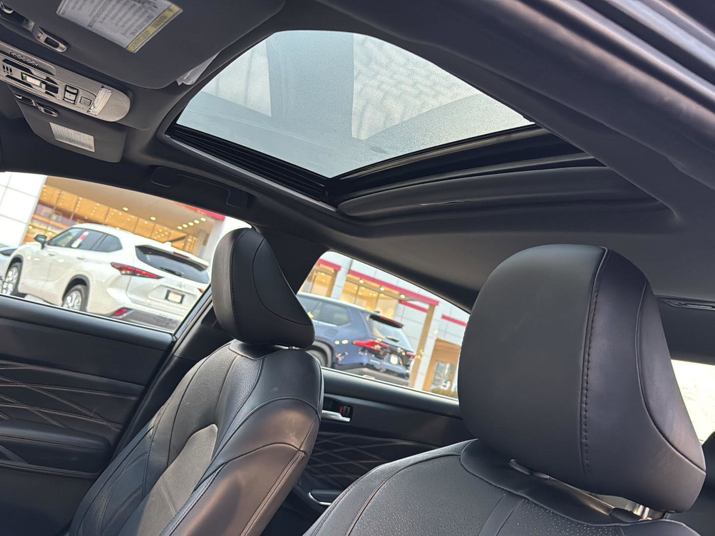 Certified 2022 Toyota Avalon Limited w/ Advanced Safety Package image 29