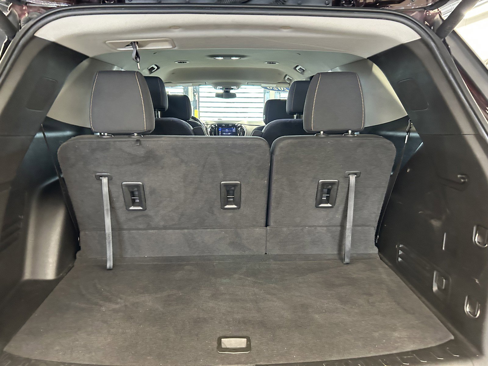 Used 2020 Chevrolet Traverse LT image 16