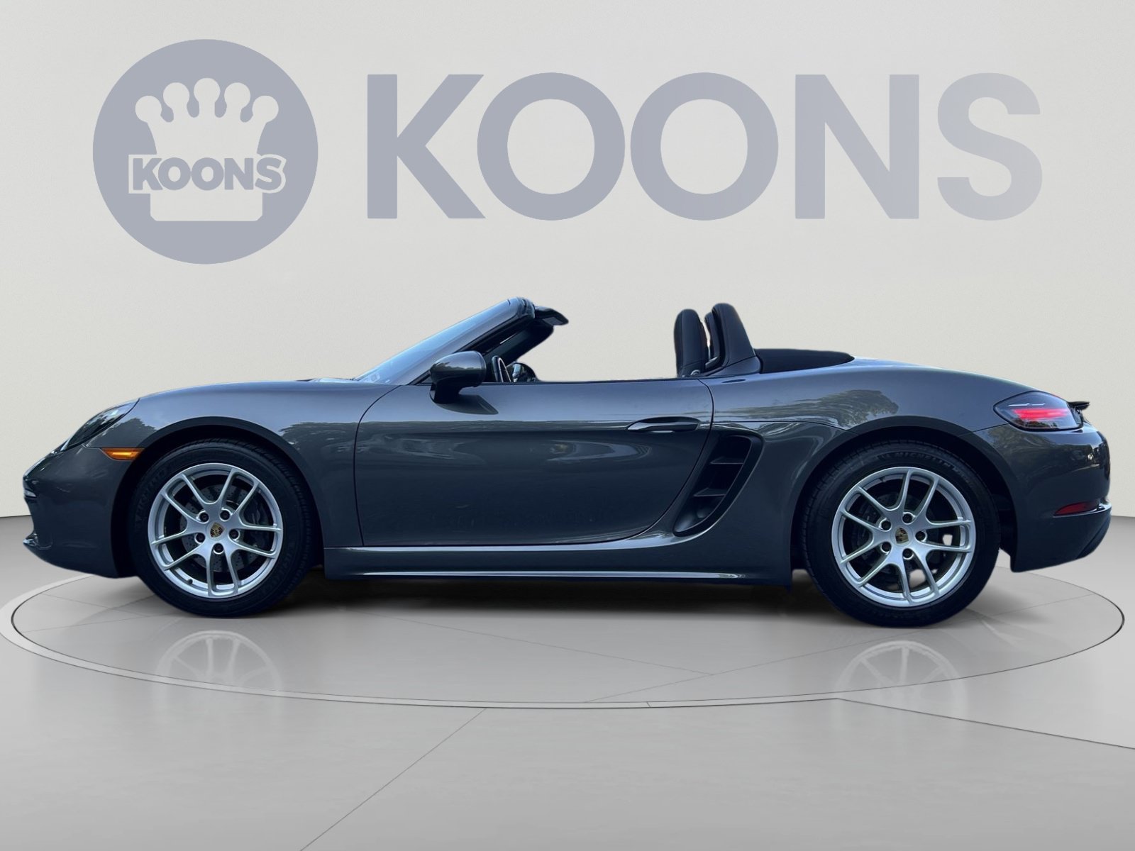Used 2018 Porsche 718 Boxster RWD image 7