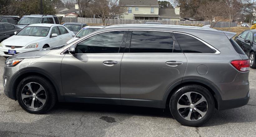 Used 2017 Kia Sorento EX image 3