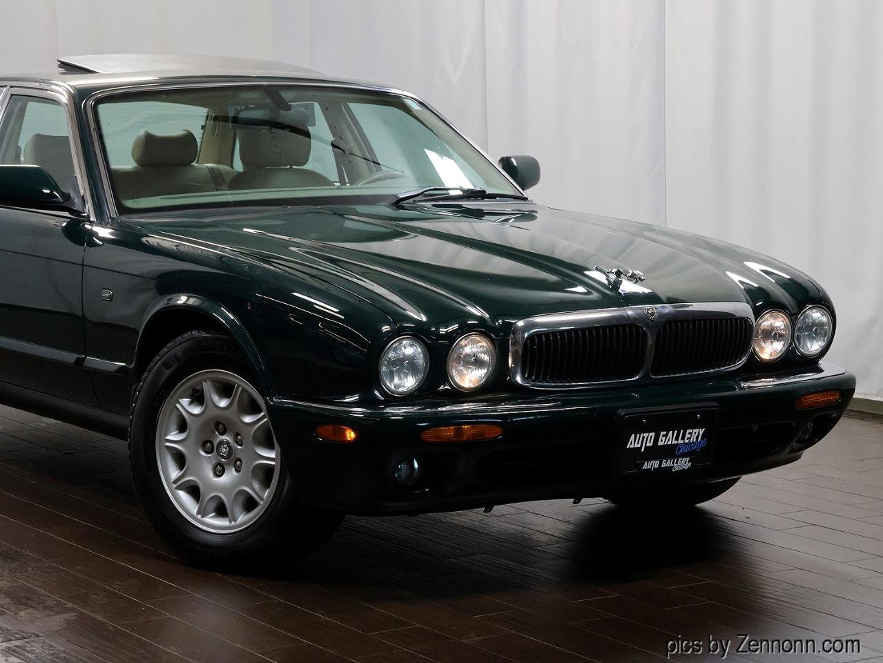 Used 1999 Jaguar XJ8 RWD image 2