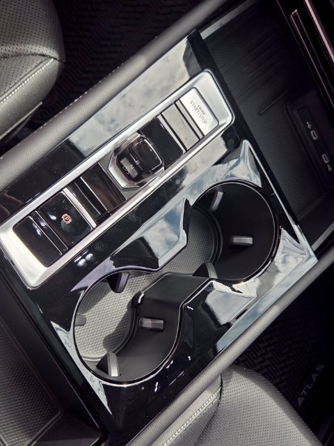 Certified 2026 Volkswagen Atlas SE FWD image 25
