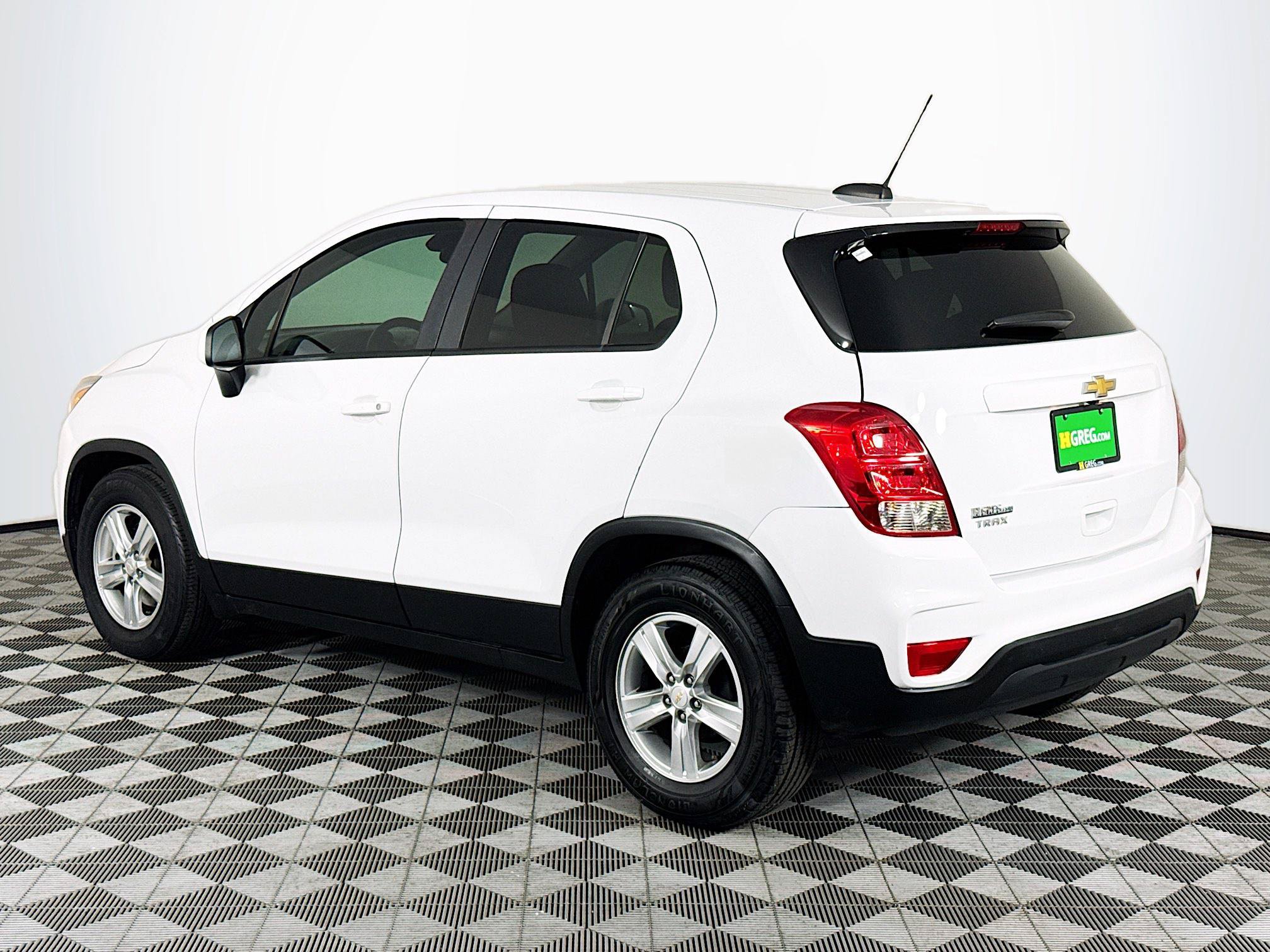 Used 2022 Chevrolet Trax LS w/ Tint and Cruise Package FWD image 6