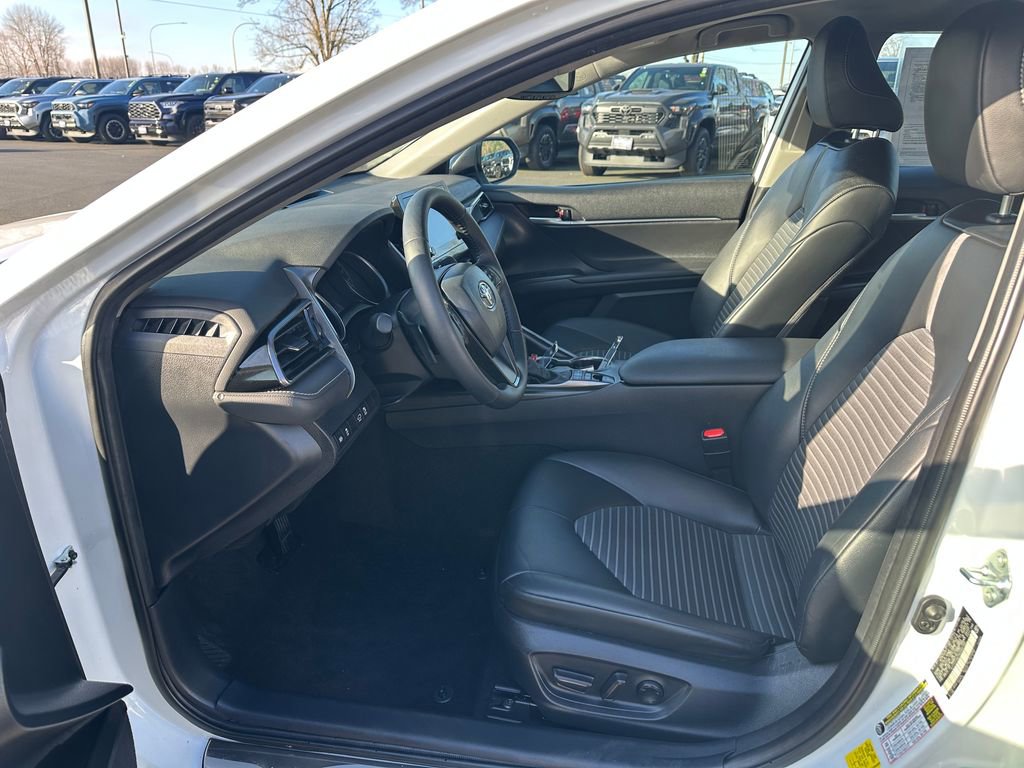 Used 2024 Toyota Camry SE image 13