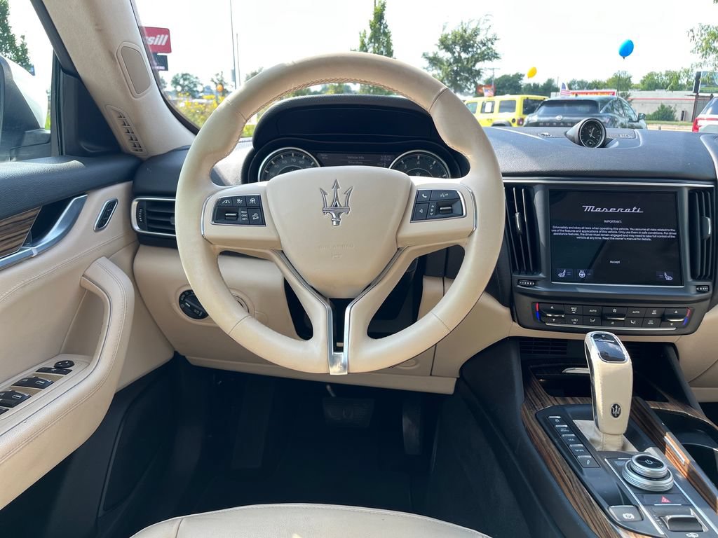 Used 2022 Maserati Levante GT AWD/4WD image 16