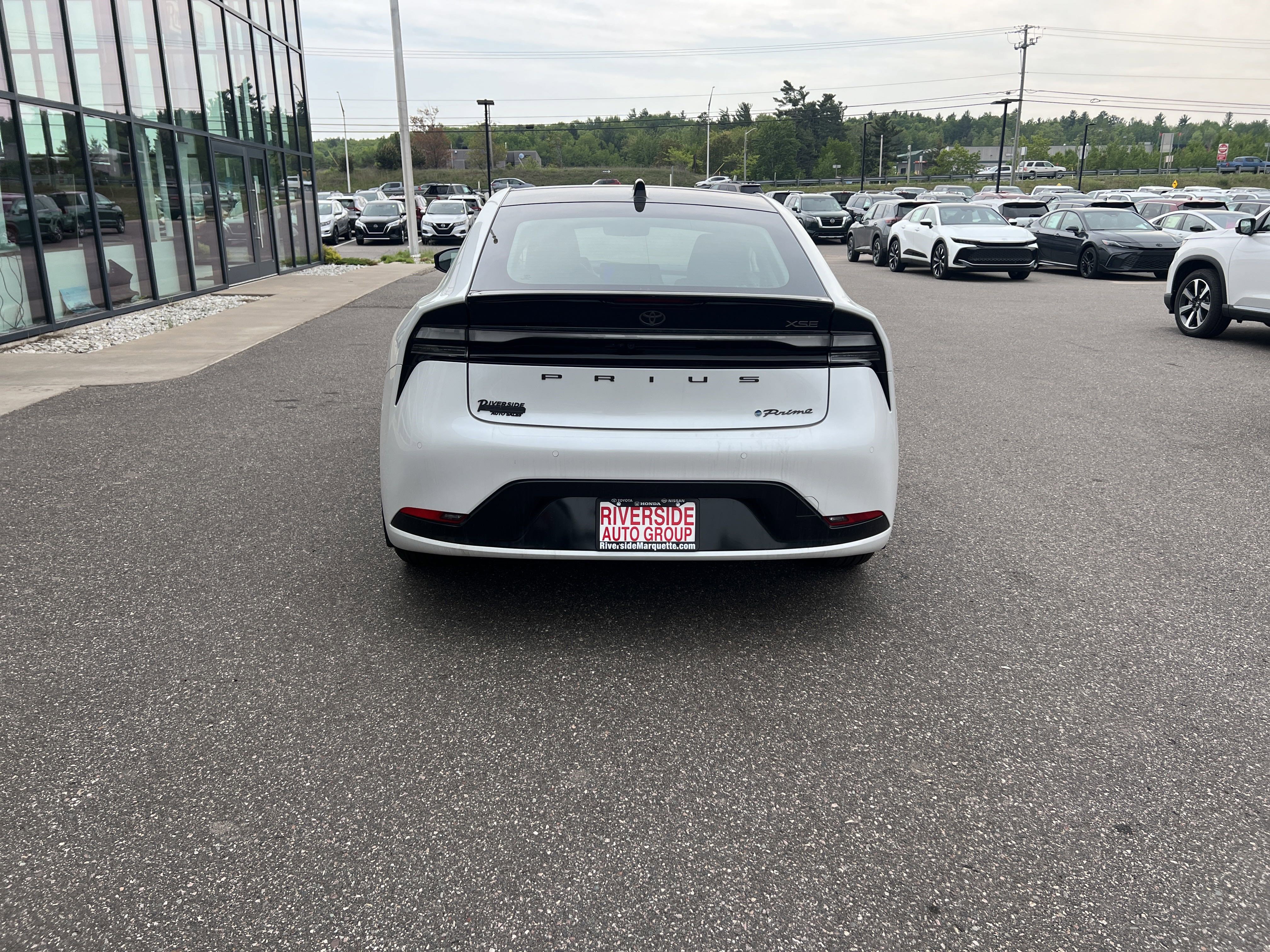 Used 2024 Toyota Prius Prime Premium w/ Advanced Technology Package image 7