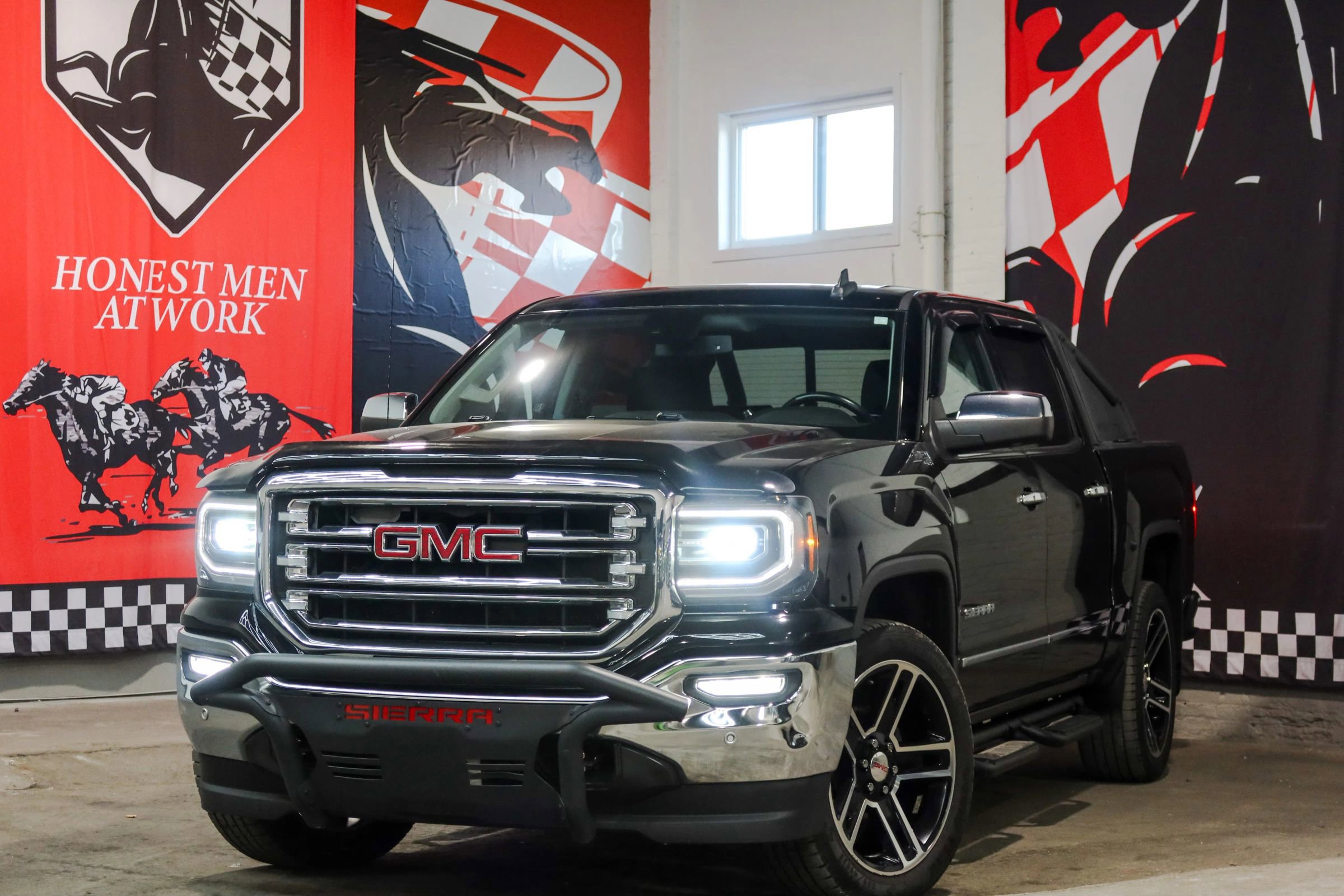 Used 2016 GMC Sierra 1500 SLT AWD/4WD image 1