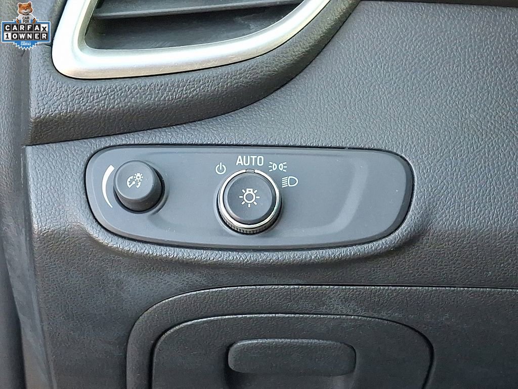 Used 2020 Chevrolet Trax LT w/ LT Convenience Package image 25