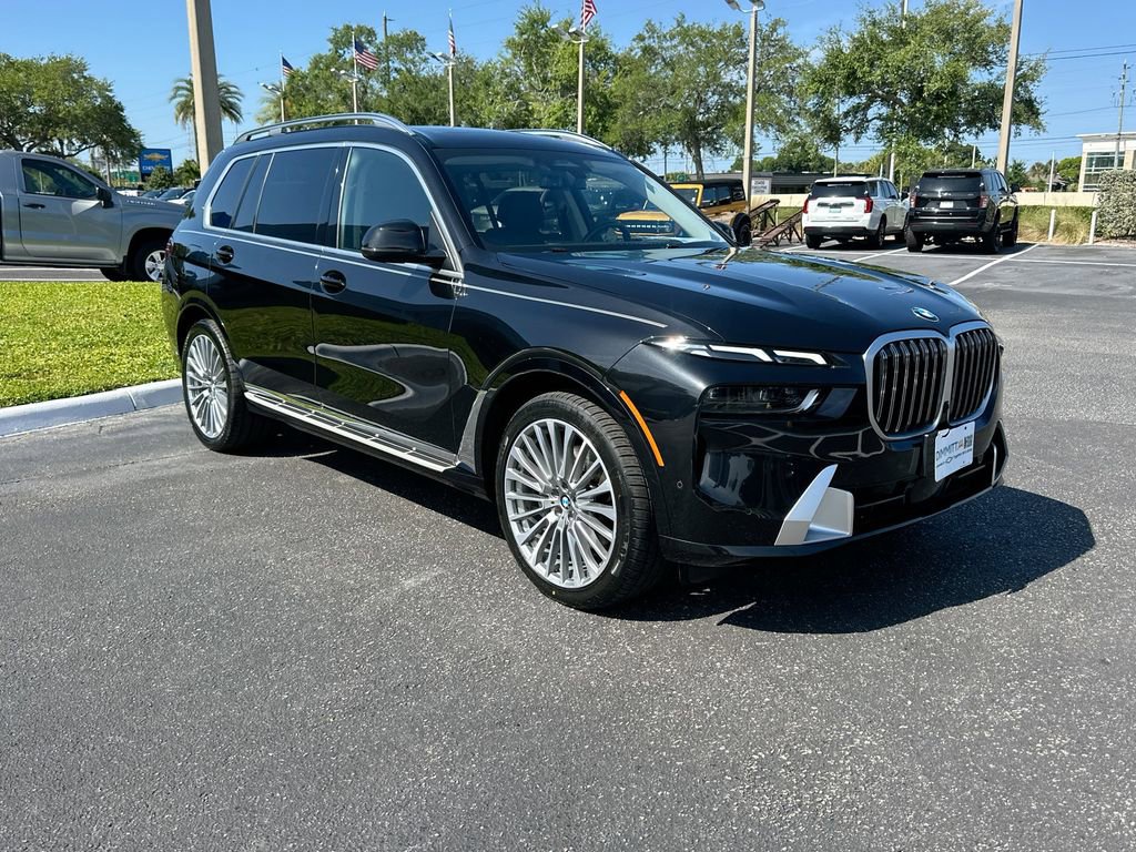 Used 2024 BMW X7 xDrive40i AWD/4WD image 3