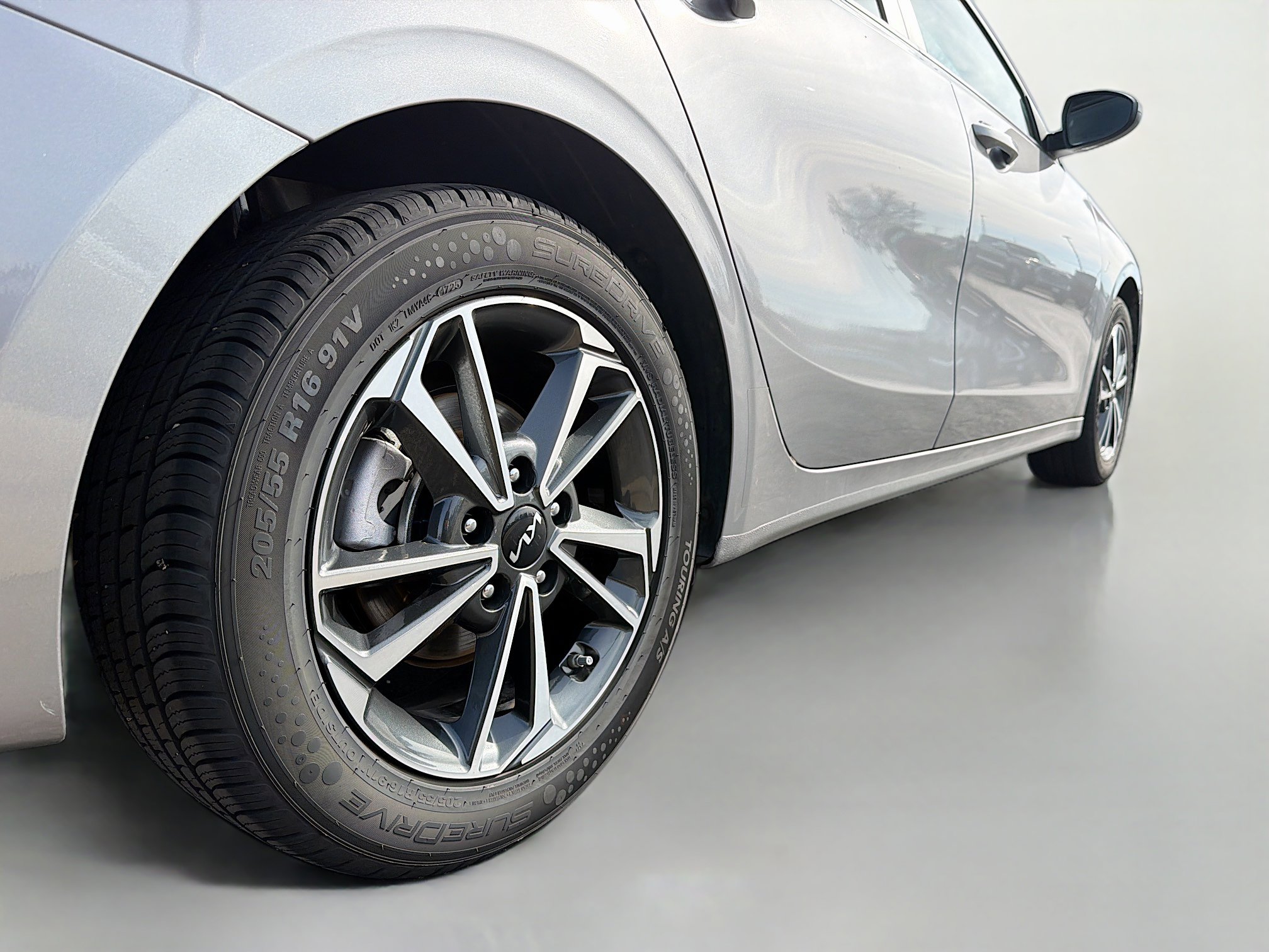 Used 2024 Kia Forte LXS FWD image 13