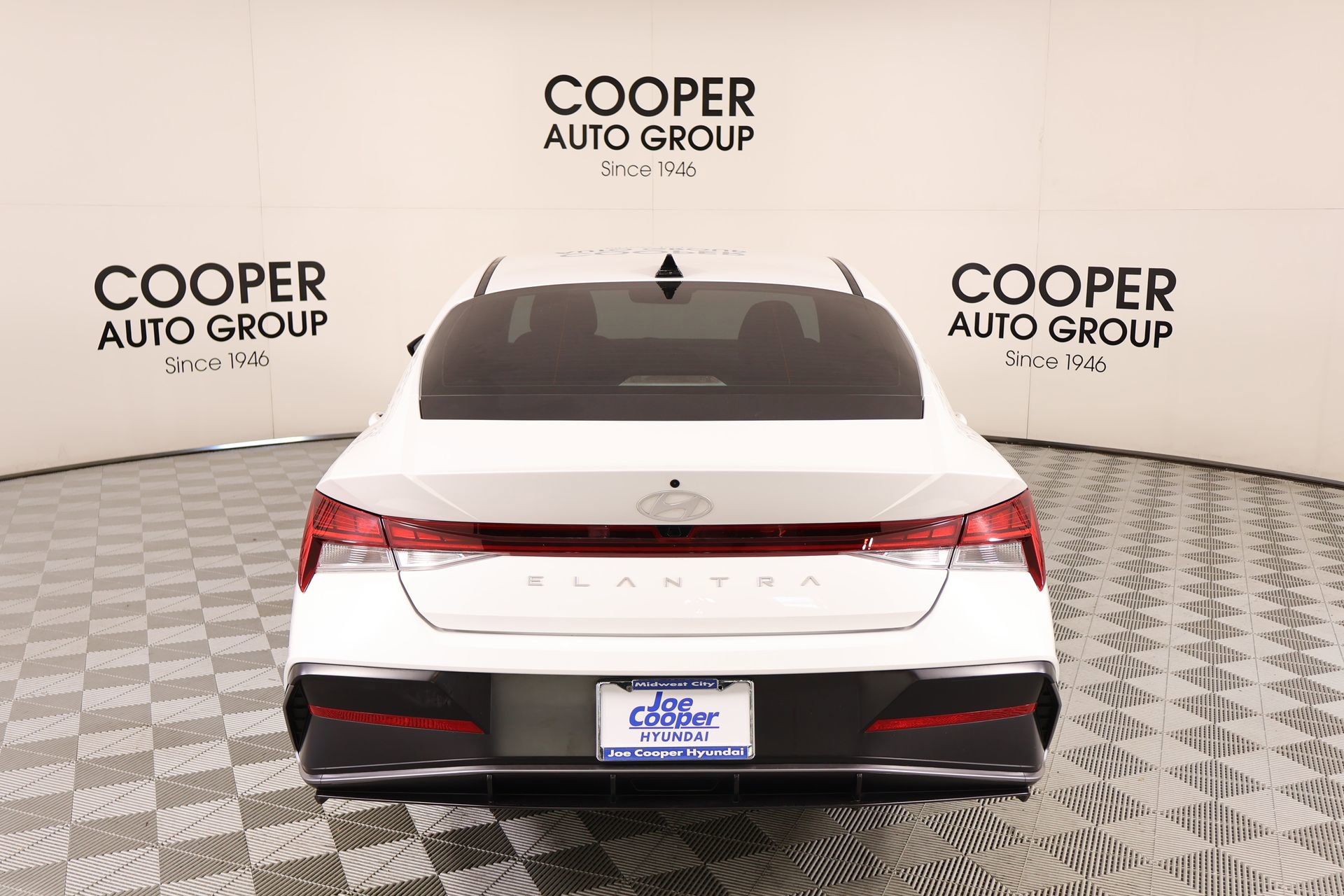 Used 2024 Hyundai Elantra SEL w/ Convenience Package image 23