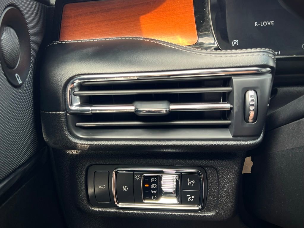 Used 2021 Lincoln Corsair Reserve w/ Elements Package image 43