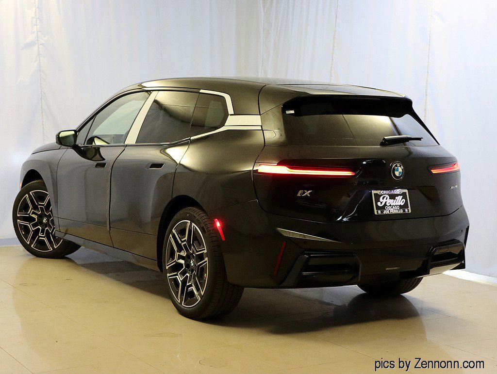 Used 2026 BMW iX xDrive45 w/ M Sport Package image 7