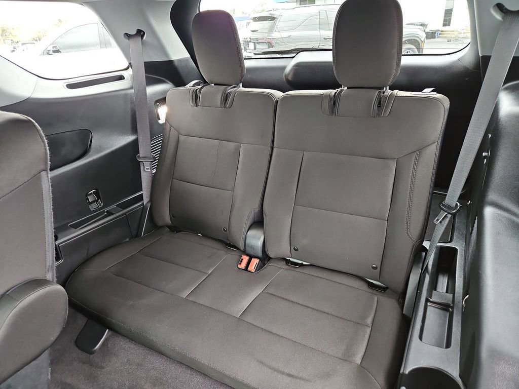 Used 2023 Ford Explorer XLT image 40