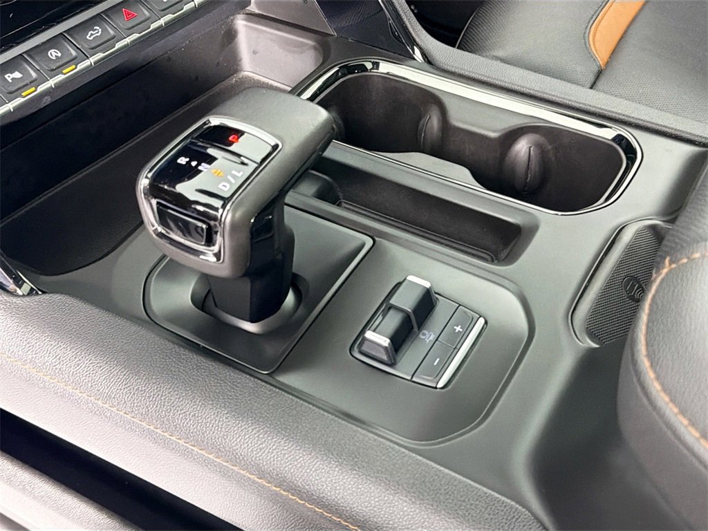 Used 2022 GMC Sierra 1500 AT4 w/ AT4 Premium Package image 15