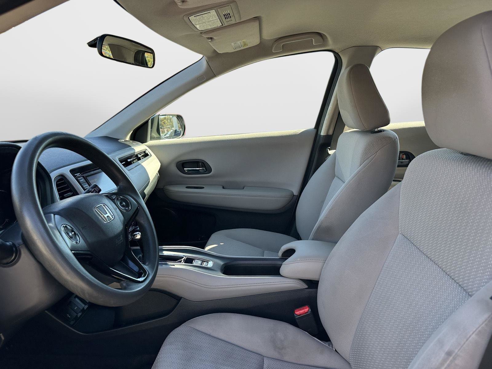 Used 2017 Honda HR-V LX image 13