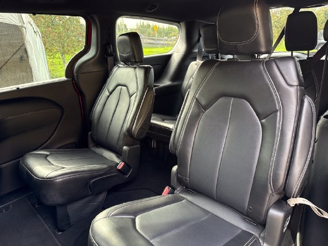 Used 2025 Chrysler Pacifica Select FWD image 15
