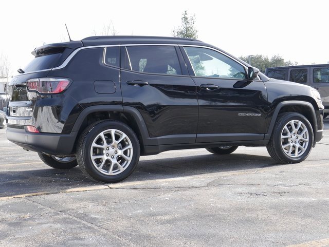 Used 2024 Jeep Compass Latitude image 6