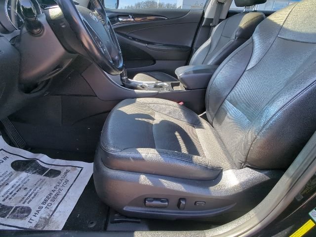 Used 2014 Hyundai Sonata Limited w/ Technology Package 05 FWD image 22