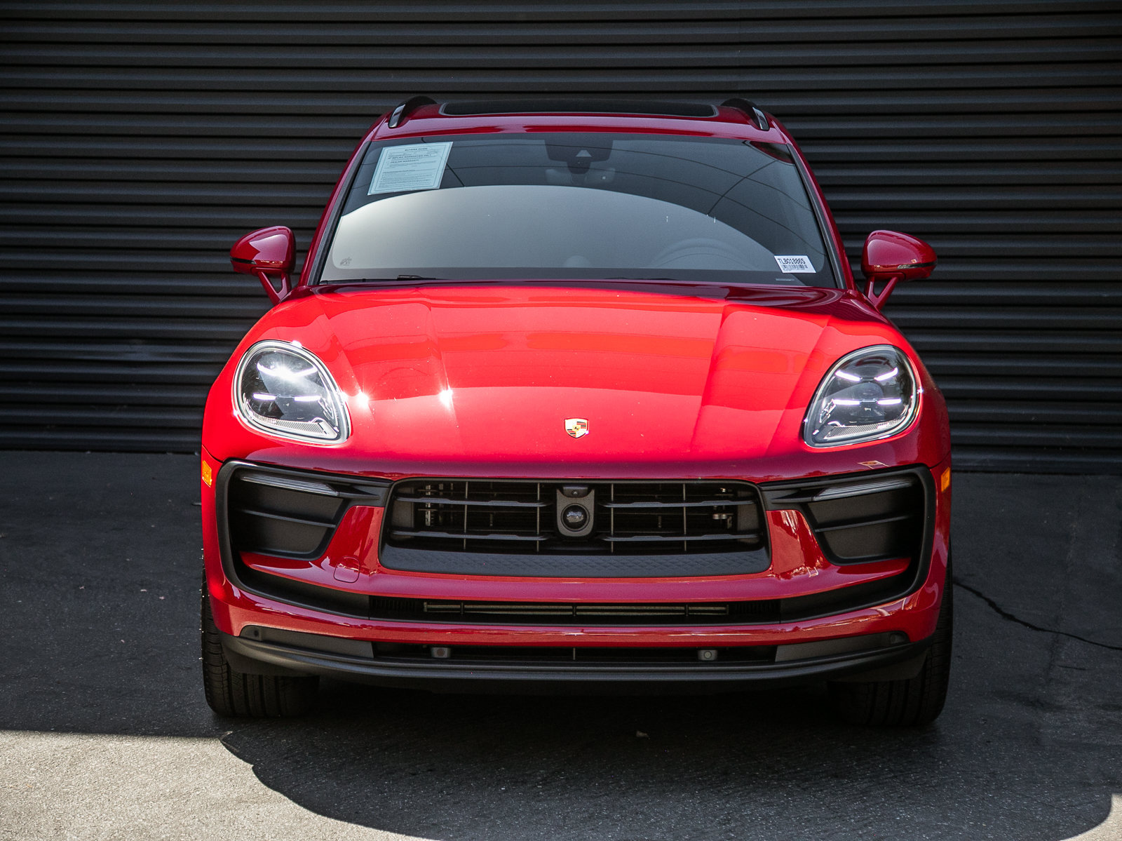 Certified 2026 Porsche Macan AWD/4WD image 7