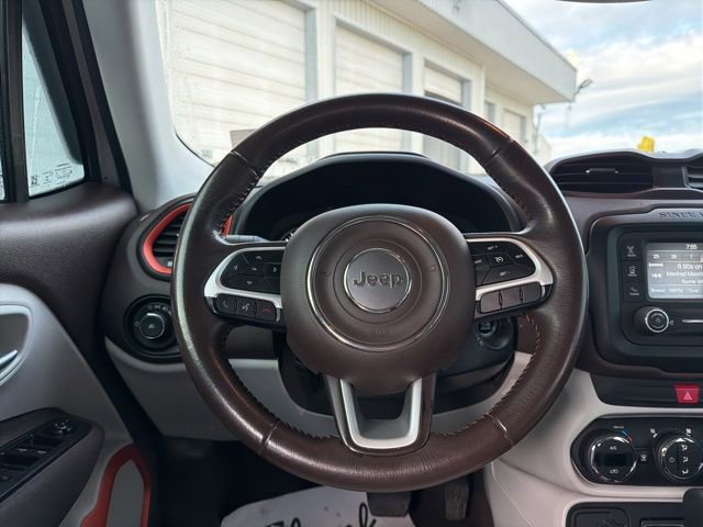 Used 2016 Jeep Renegade Latitude w/ Popular Equipment Group image 22