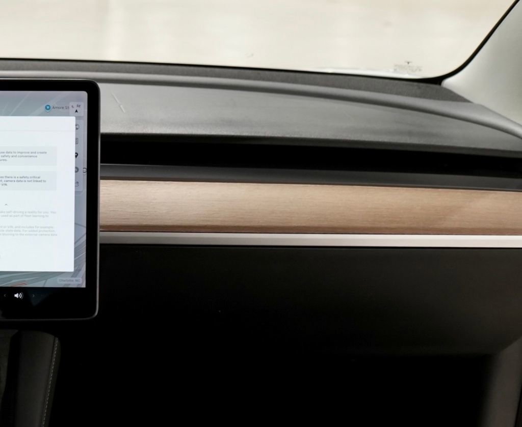 Used 2021 Tesla Model 3 Standard Range Plus image 26