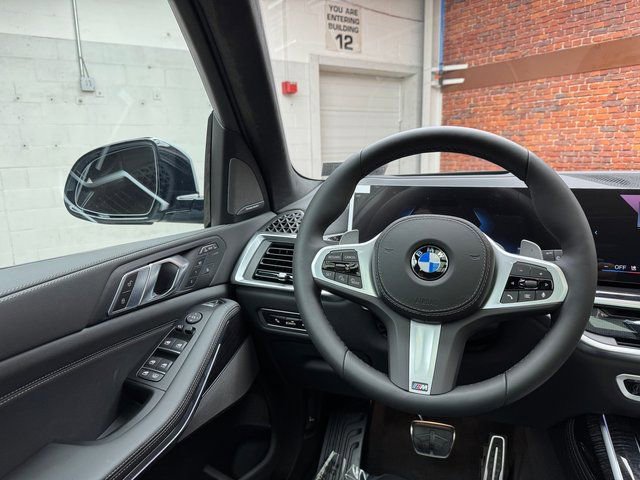 Used 2026 BMW X7 xDrive40i w/ M Sport Package AWD/4WD image 13