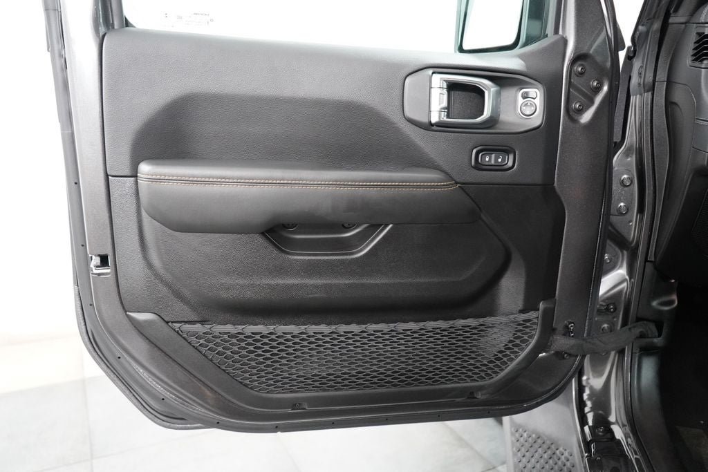 Used 2025 Jeep Wrangler Unlimited Sahara AWD/4WD image 21