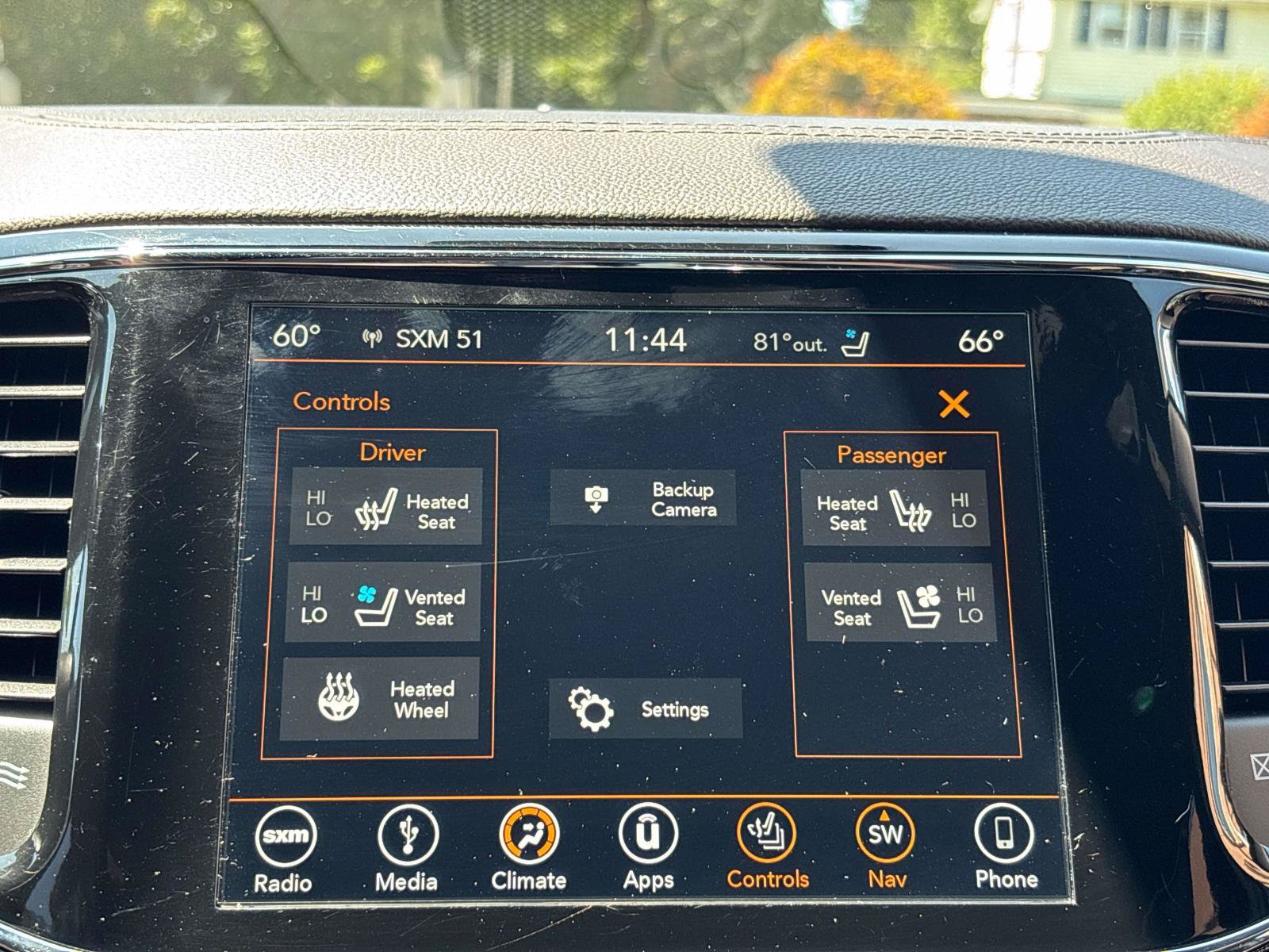 Used 2019 Jeep Grand Cherokee Overland AWD/4WD image 18