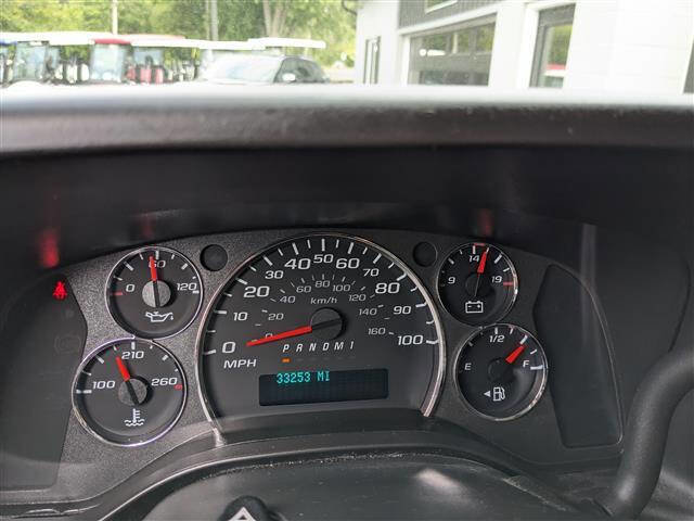 Used 2024 GMC Savana 2500 w/ Driver Convenience Package image 25
