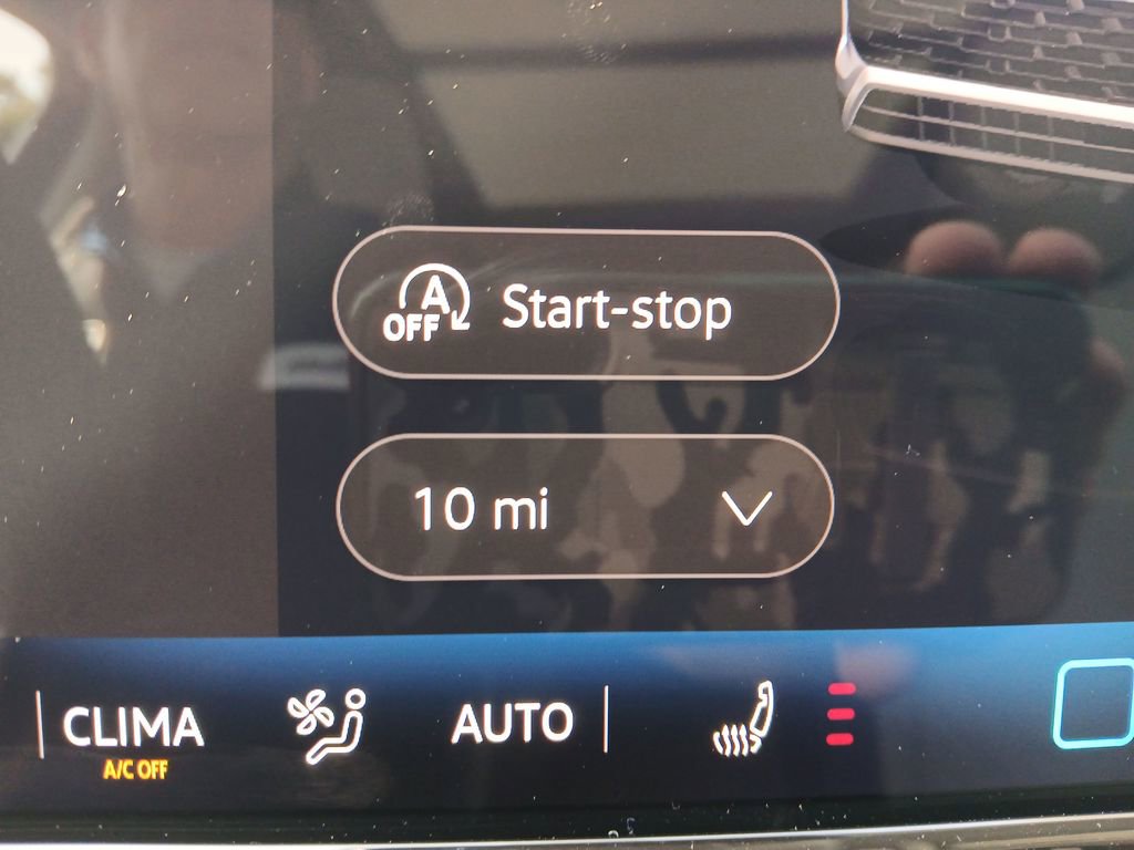 New 2025 Volkswagen Tiguan SE image 16