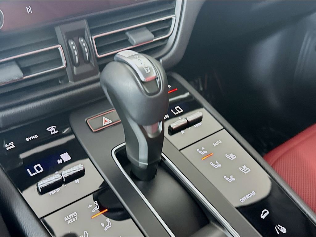 Certified 2026 Porsche Macan image 19