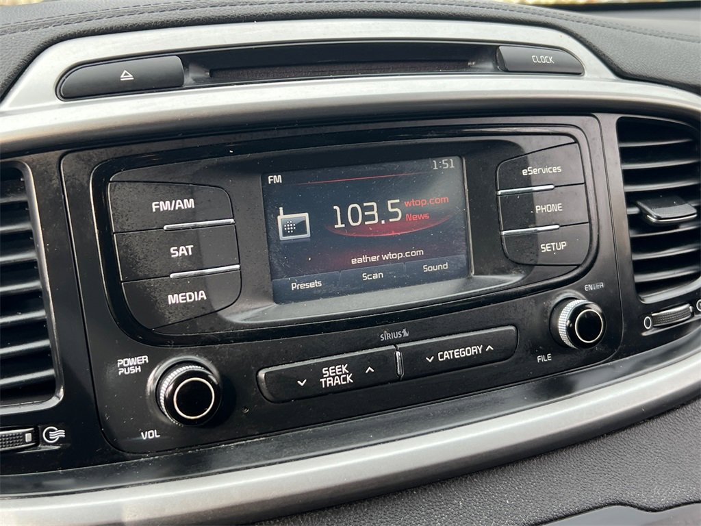 Used 2016 Kia Sorento LX image 21