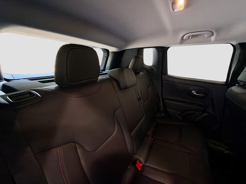Used 2021 Jeep Renegade Trailhawk AWD/4WD image 24