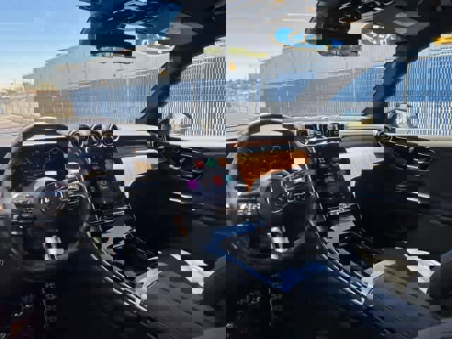 Used 2025 Mercedes-Benz GLC 300 GLC 300 image 15