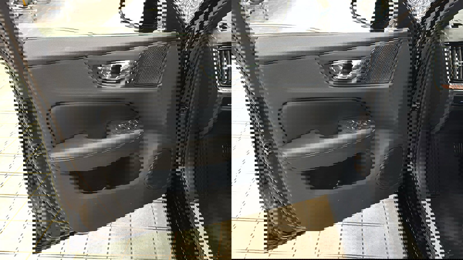 Used 2023 Volvo S60 B5 Plus w/ Climate Package image 21