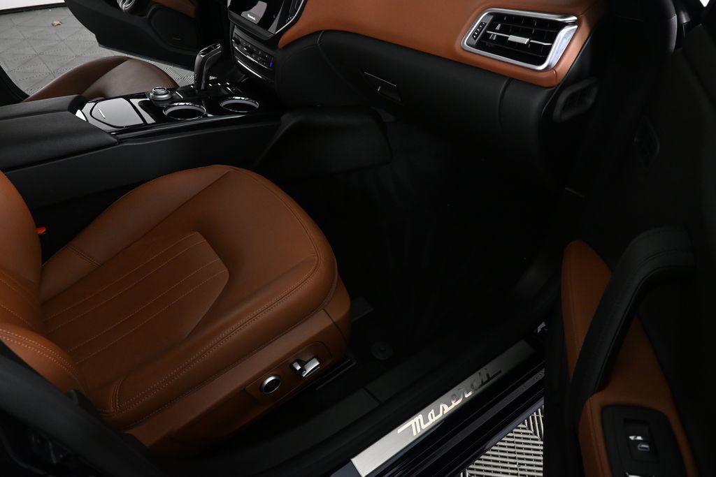 Used 2022 Maserati Ghibli Modena RWD image 21