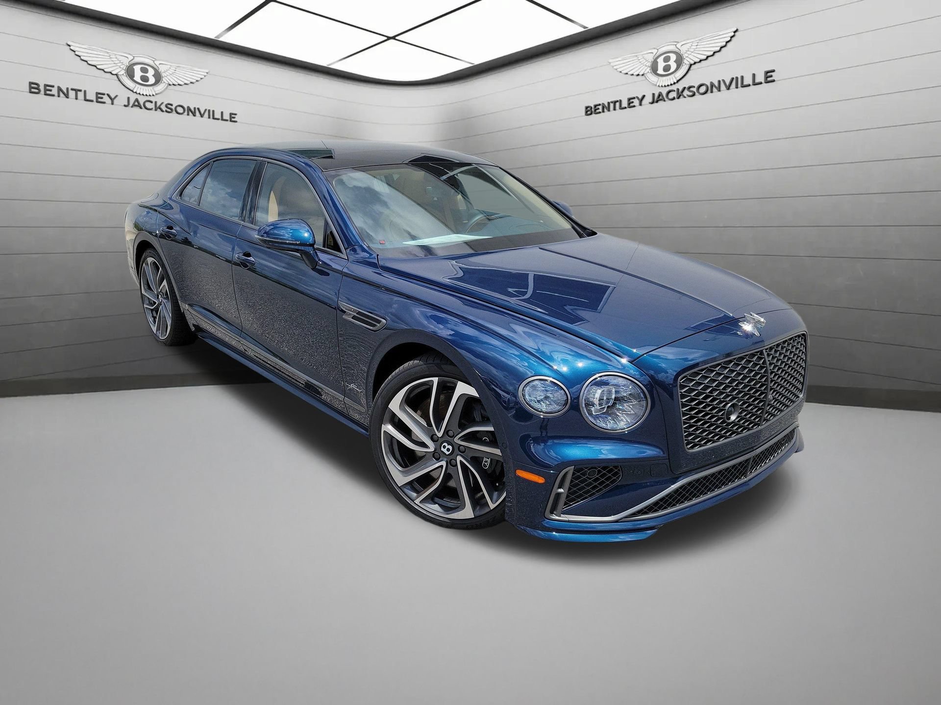 Used 2025 Bentley Flying Spur Plug-In Hybrid AWD/4WD image 1